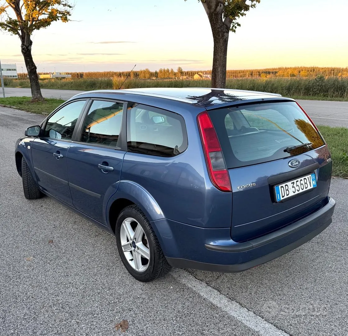 Ford Focus 2006 photo 3