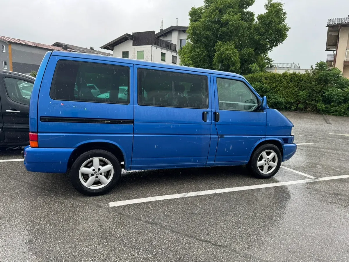 Volkswagen T4 1999 photo 2