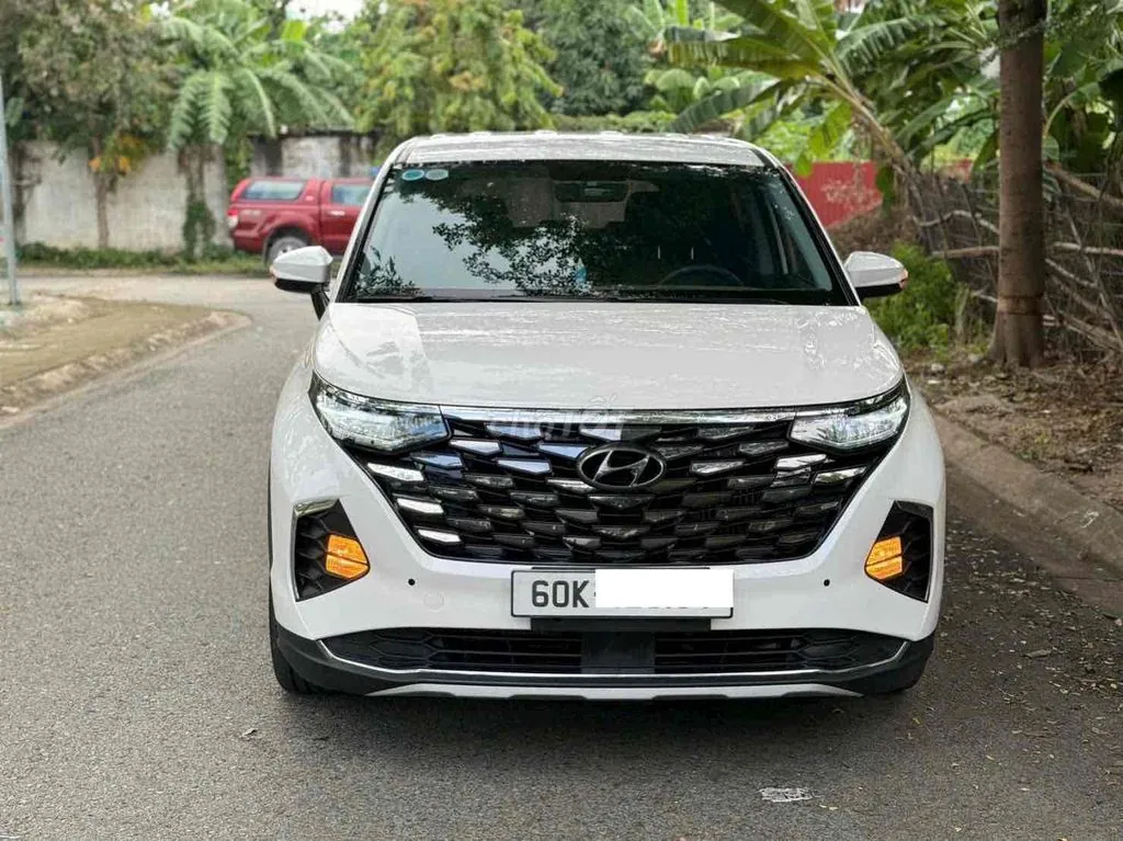 Hyundai Custin