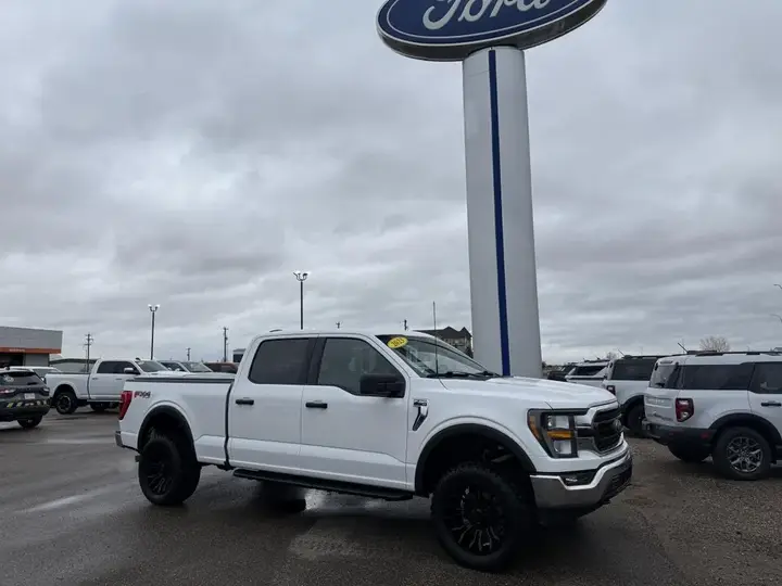 Ford F-150 2023 photo 2