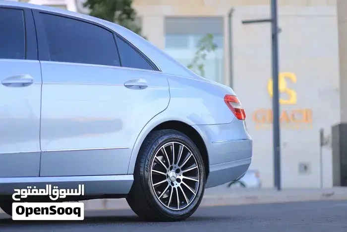 Mercedes-Benz E-Class 2010 photo 4