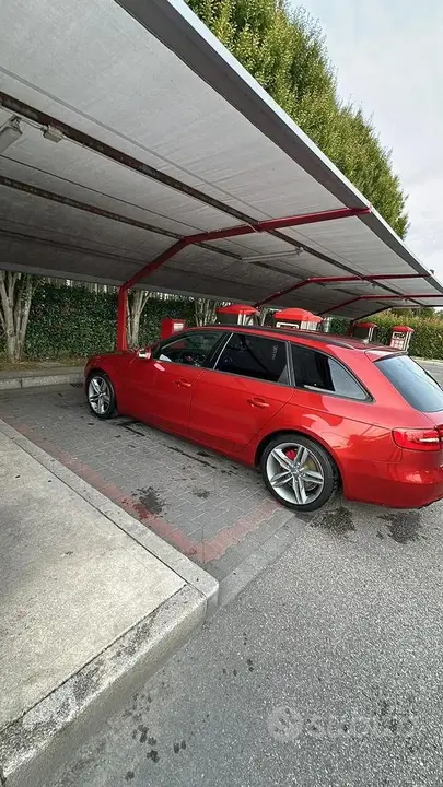 Audi A4 2012 photo 2