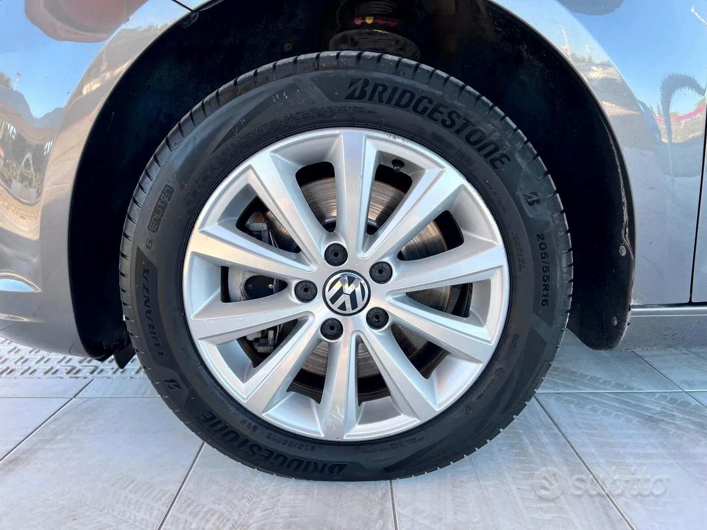 Volkswagen Touran 2011 photo 5