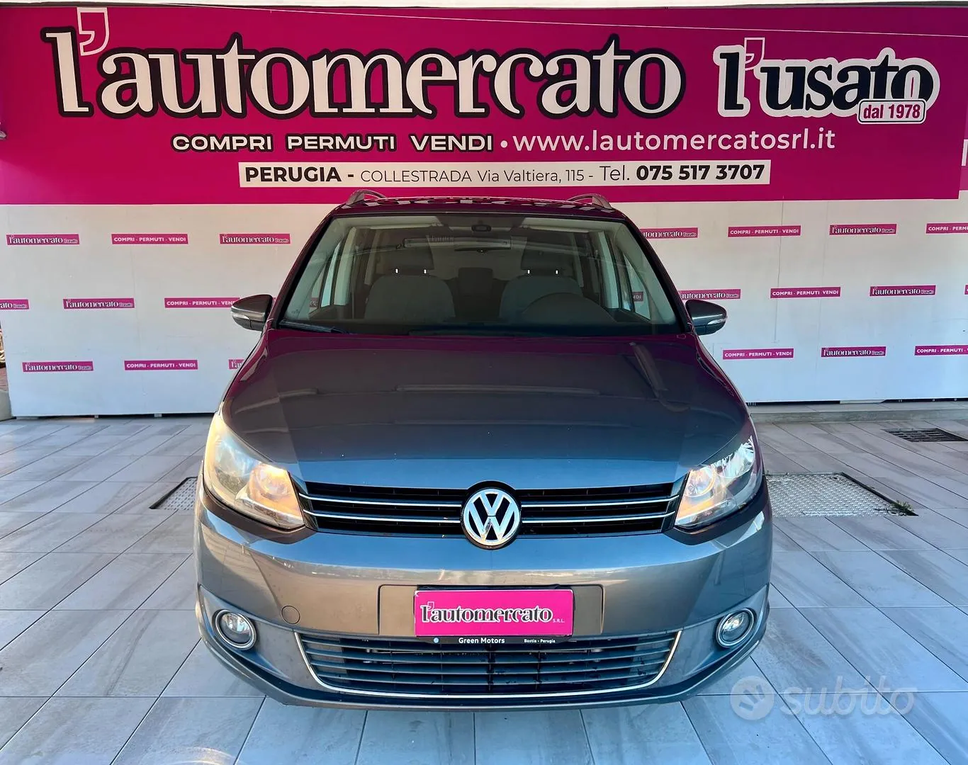 Volkswagen Touran 2011 photo 2