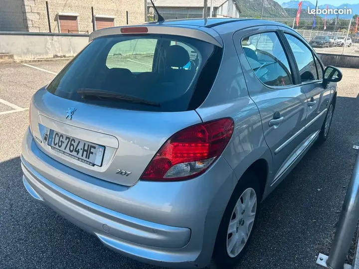 Peugeot 207 2012 photo 2