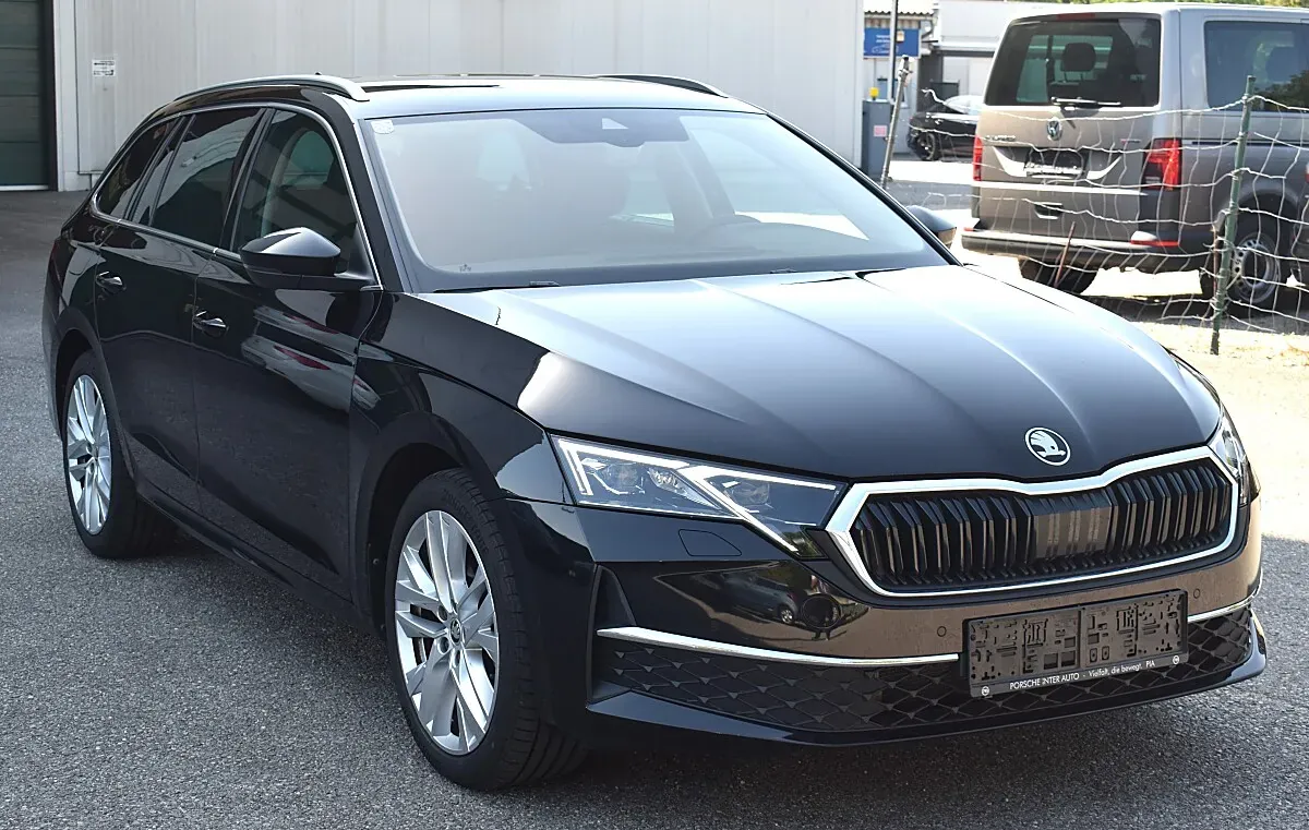 Skoda Octavia 2024 photo 3