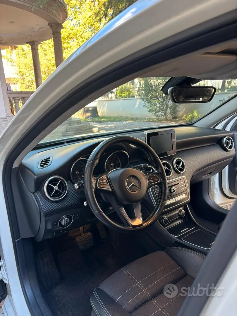 Mercedes-Benz A 2016 photo 4