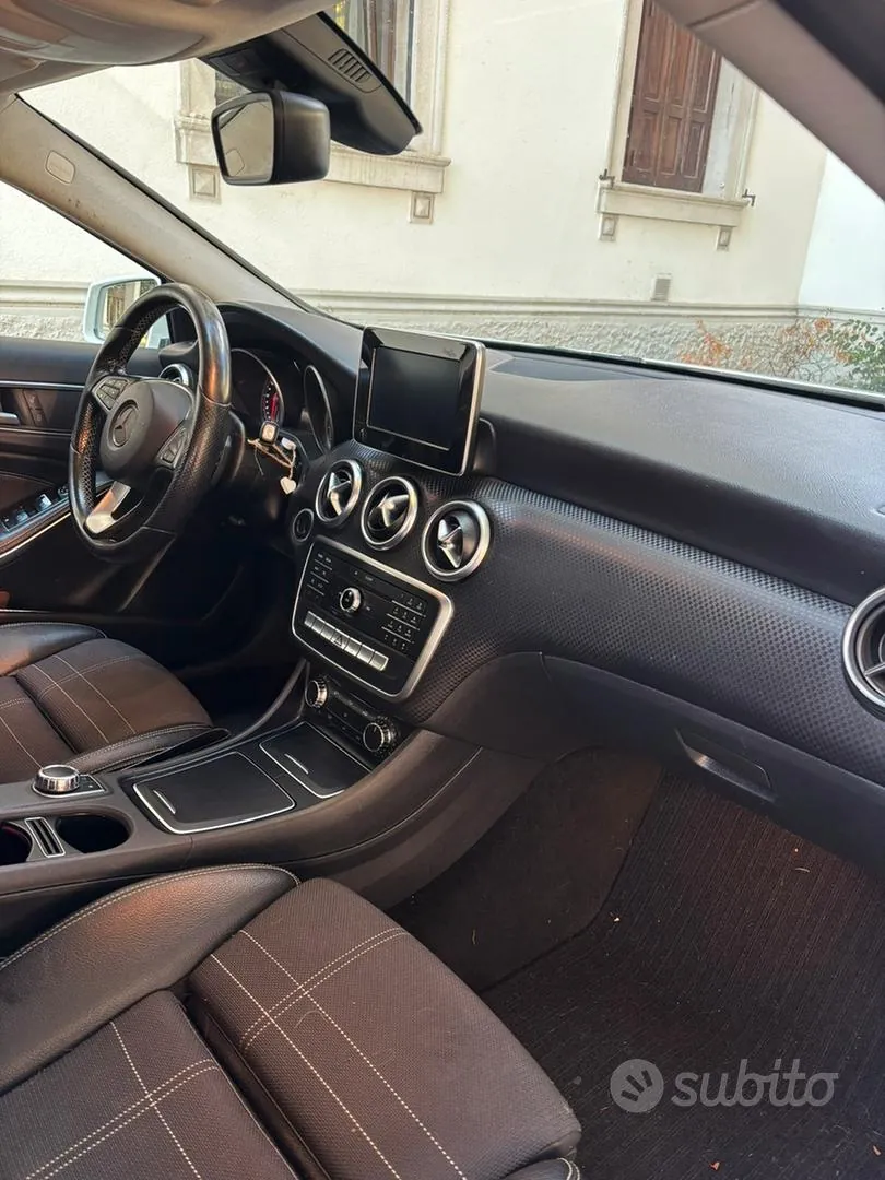 Mercedes-Benz A 2016 photo 5