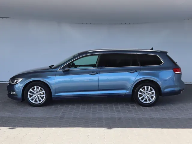 Volkswagen Passat Variant 2016 photo 2