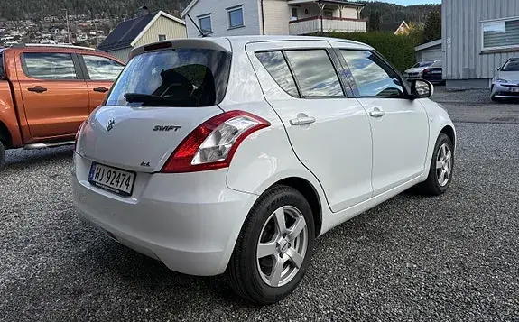 Suzuki Swift 2013 photo 4