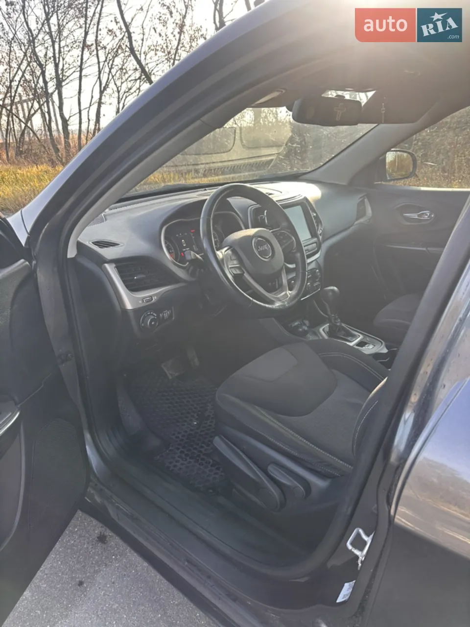 Jeep Cherokee 2014 photo 4