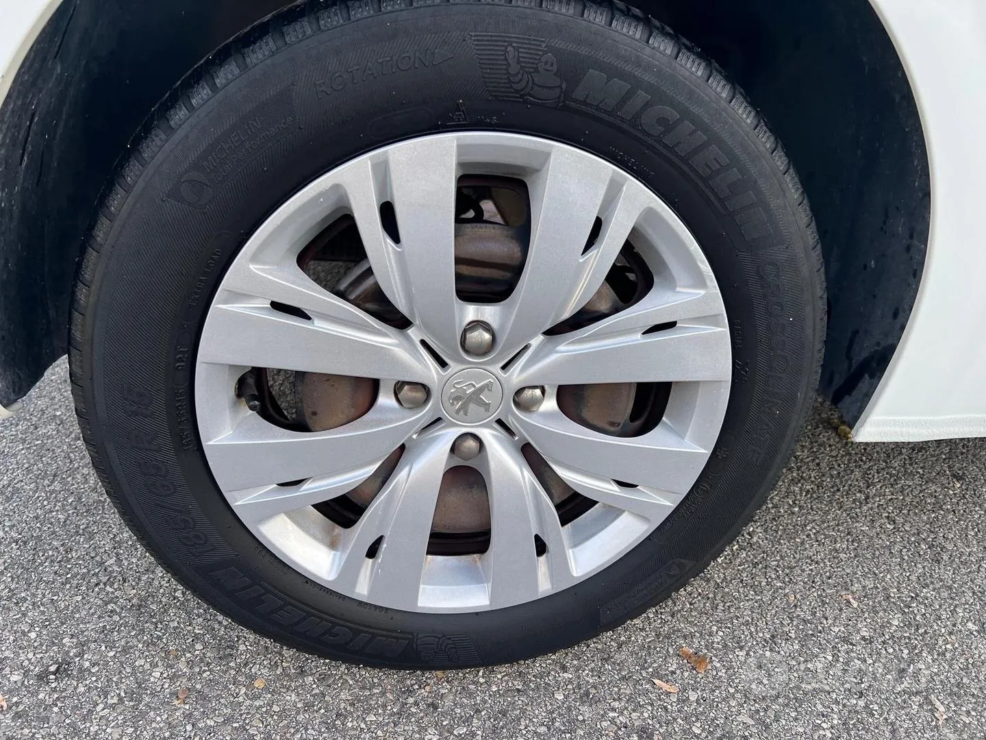 Peugeot 208 2013 photo 5