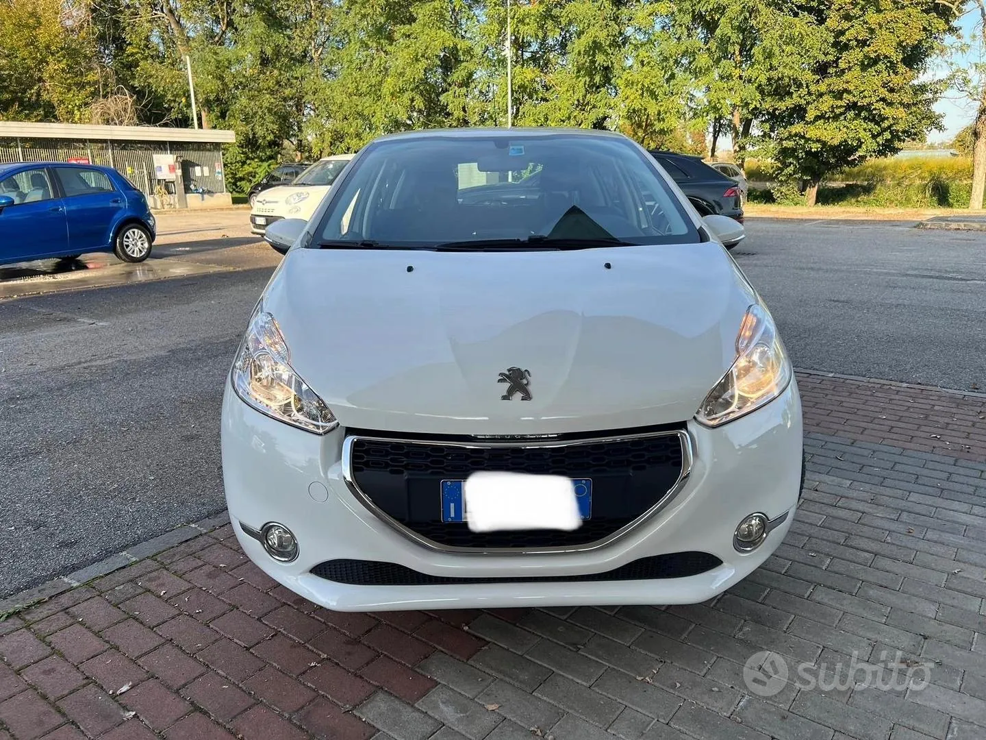 Peugeot 208 2013 photo 2