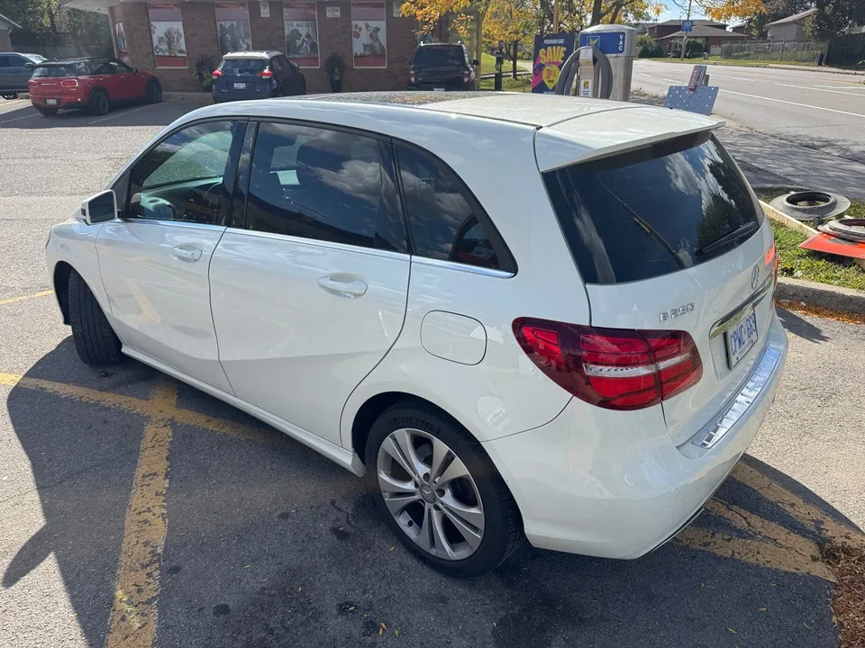 Mercedes-Benz B-Class 2016 photo 2