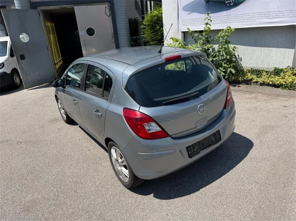 Opel Corsa 2011 photo 3