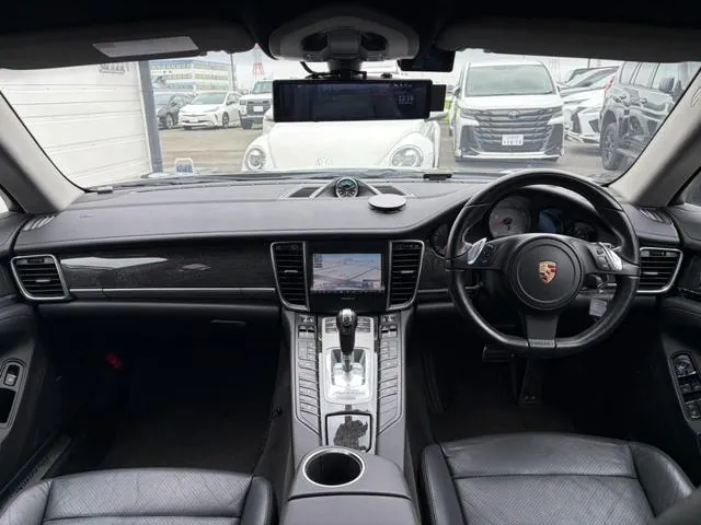 Porsche Panamera 2010 photo 2