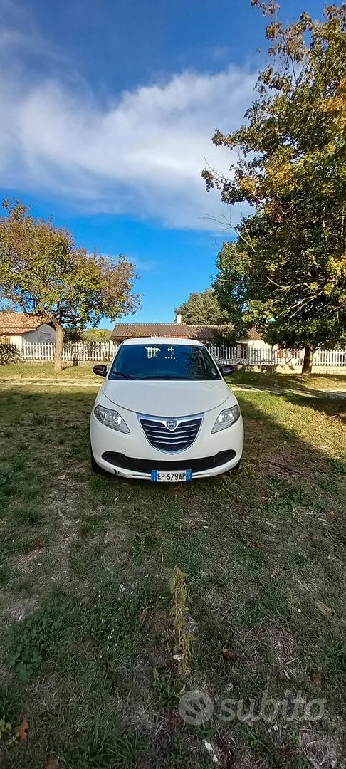 Lancia Ypsilon 2013 photo 4