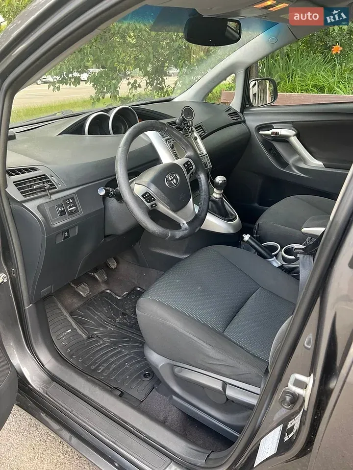 Toyota Verso 2012 photo 5