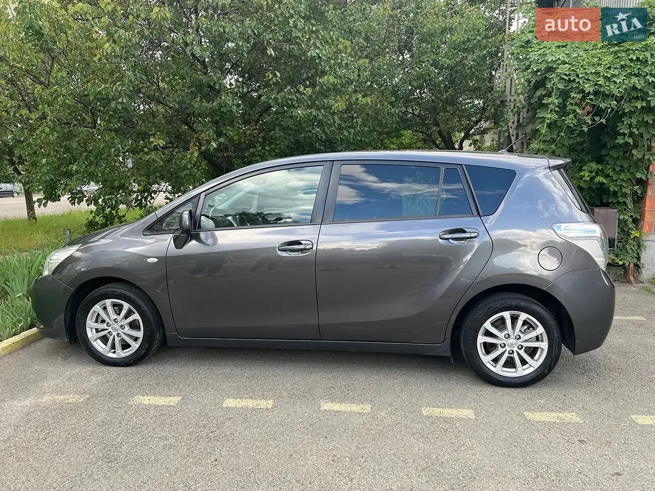 Toyota Verso 2012 photo 2
