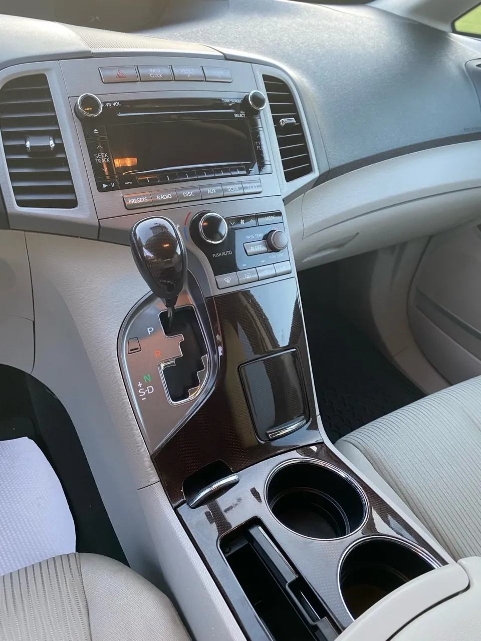 Toyota Venza 2010 photo 4