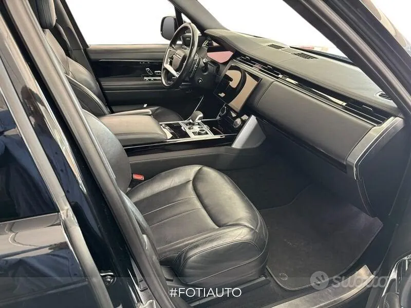 Land Rover Range Rover 2024 photo 3