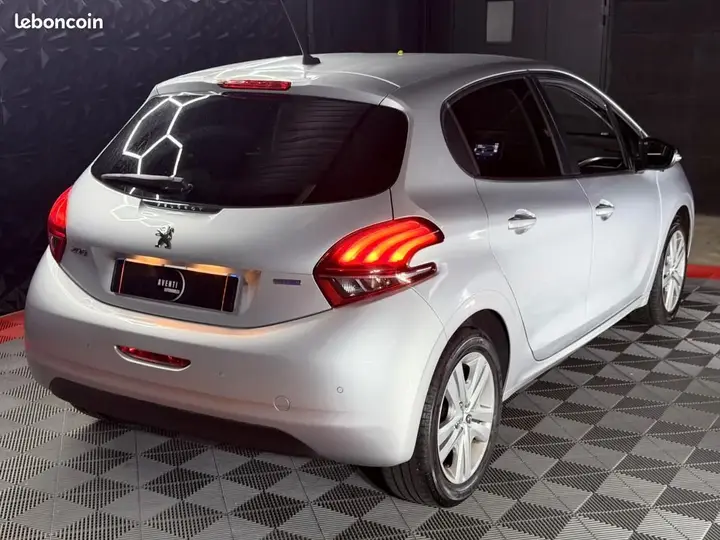 Peugeot 208 2016 photo 4