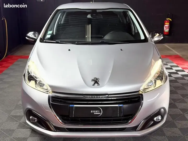Peugeot 208 2016 photo 5