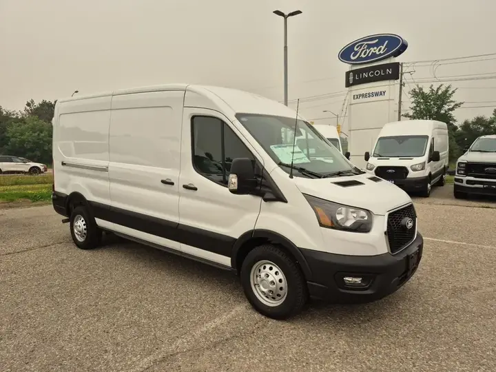 Ford Transit 2026 photo 3
