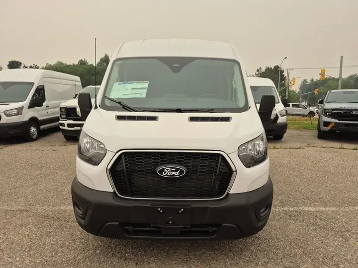 Ford Transit 2026 photo 2