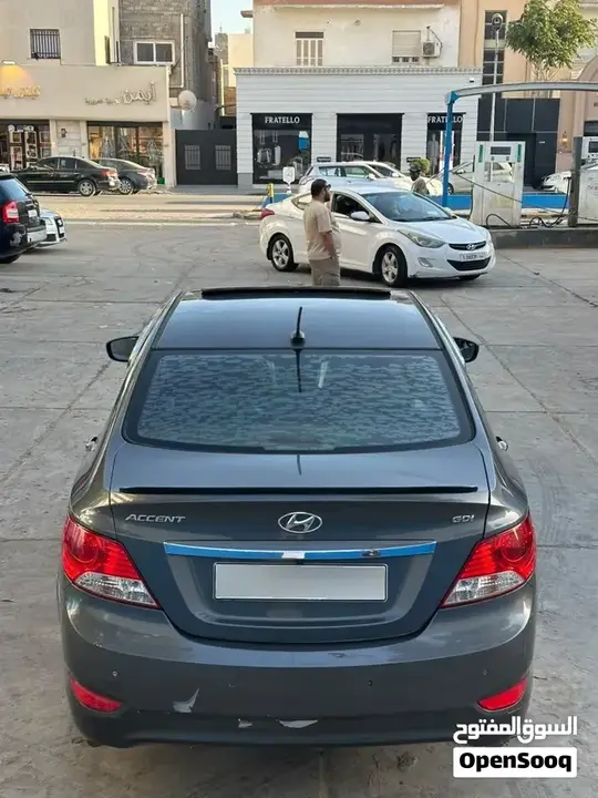 Hyundai Accent 2011 photo 4