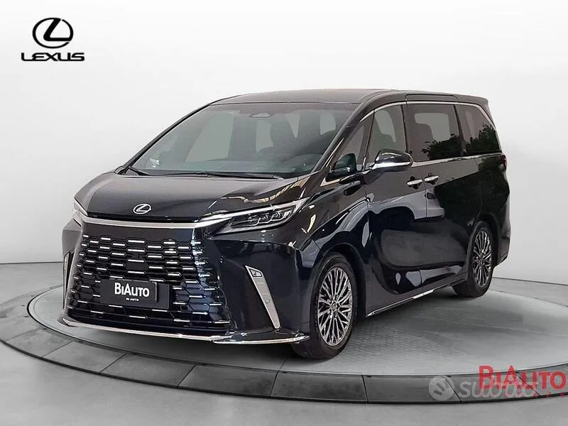 Lexus Lm