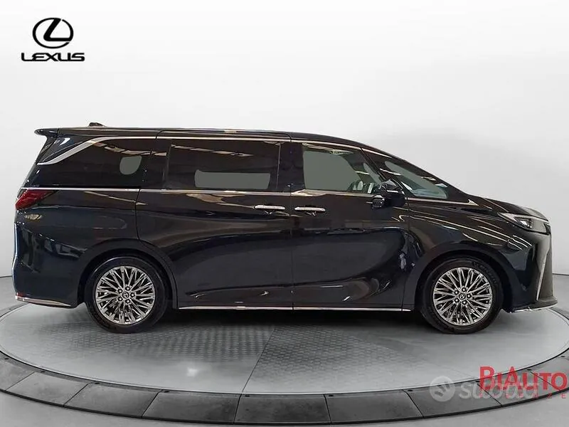 Lexus Lm 2026 photo 3