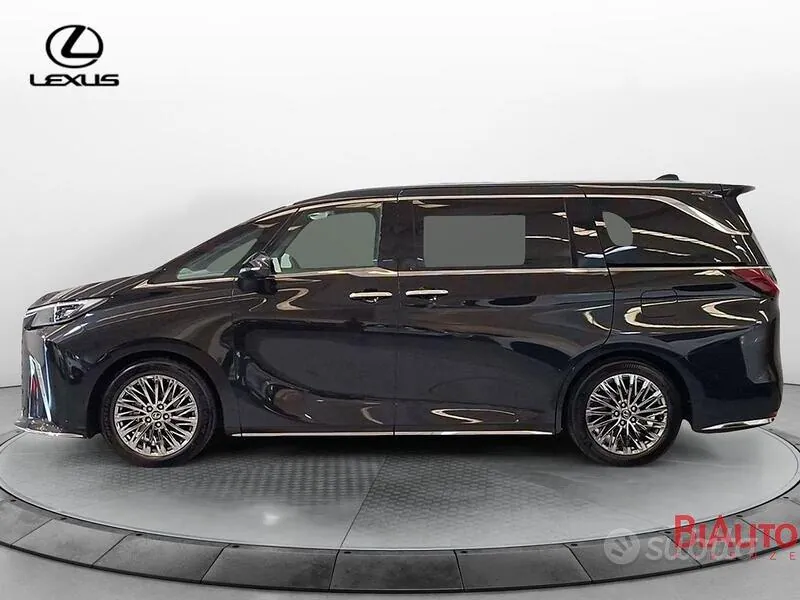 Lexus Lm 2026 photo 2