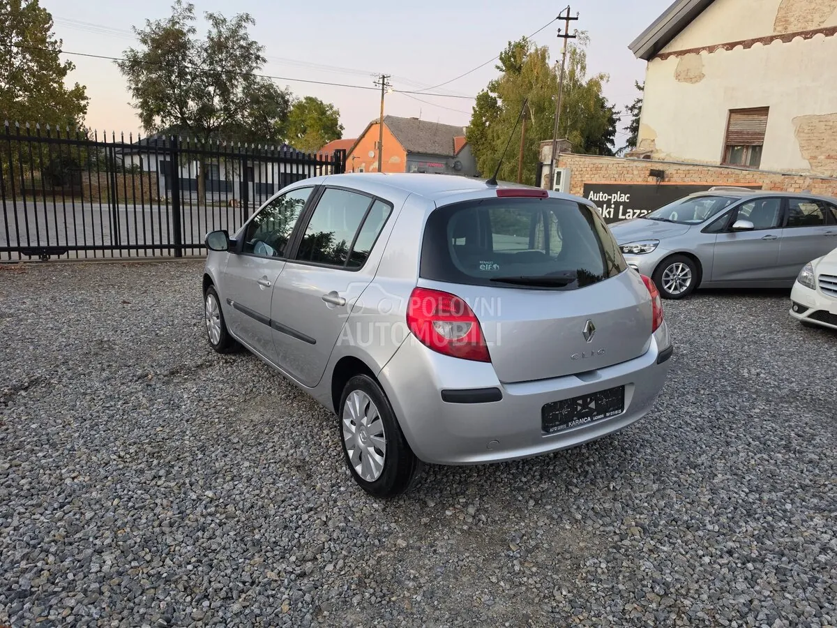 Renault Clio 2011 photo 3