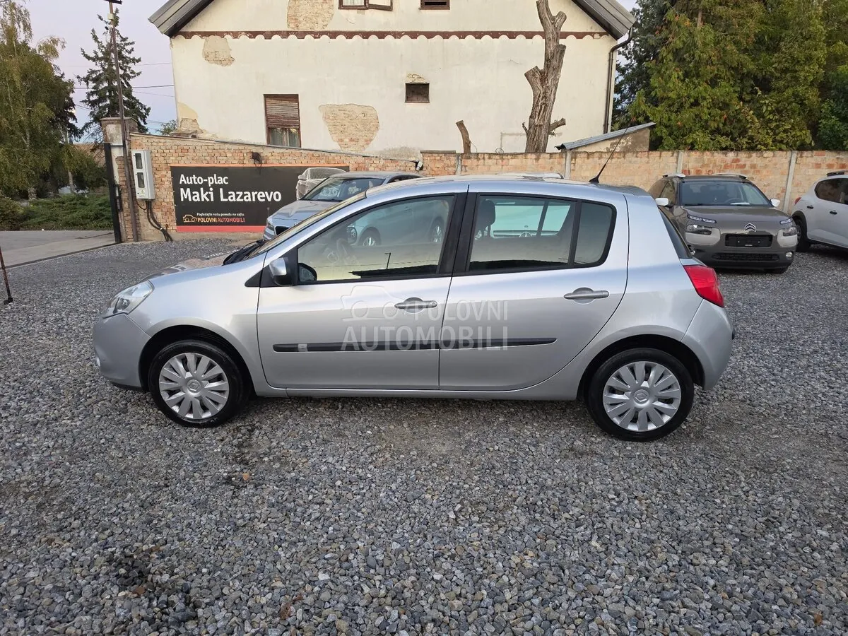Renault Clio 2011 photo 2