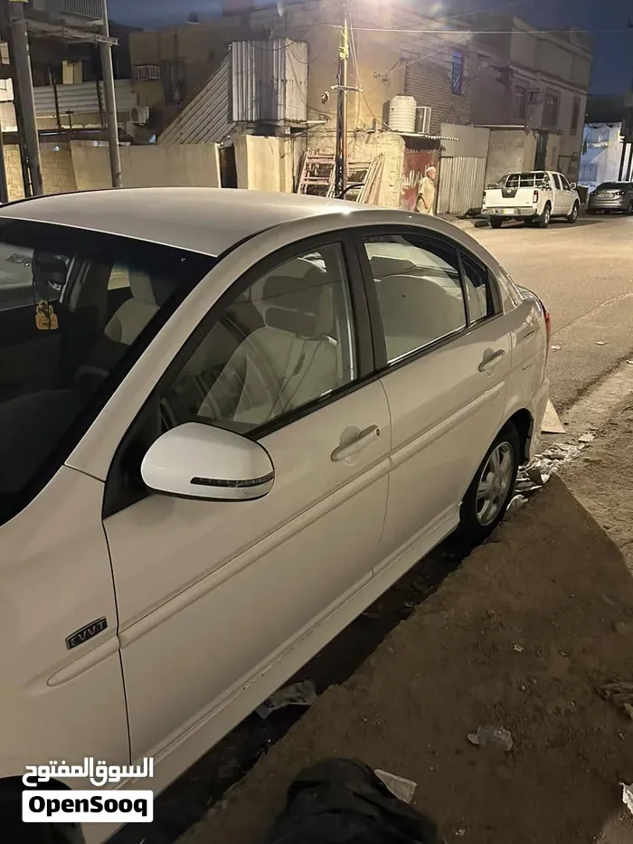 Hyundai Accent 2011 photo 4