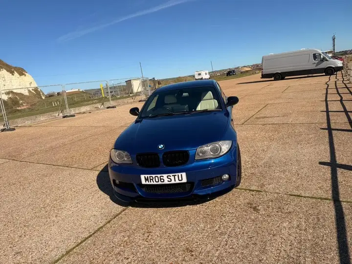 BMW 1 Series 2010 photo 2