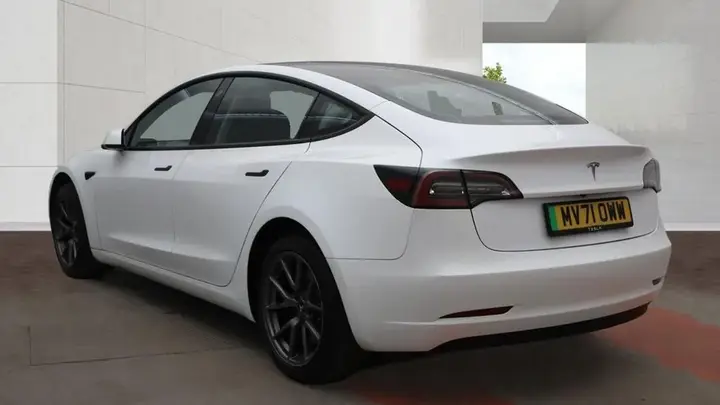 Tesla Model 3 2021 photo 3