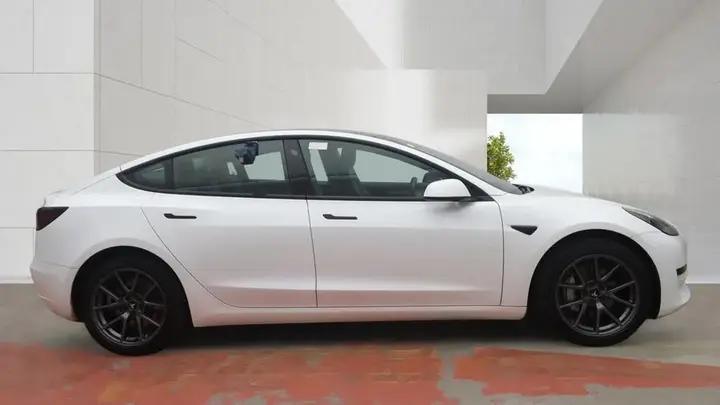 Tesla Model 3 2021 photo 5