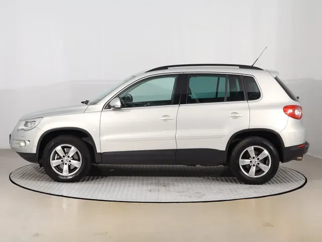 Volkswagen Tiguan 2009 photo 2