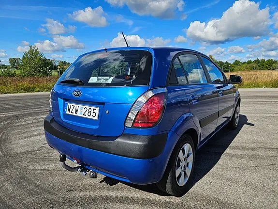 Kia Rio 2006 photo 3
