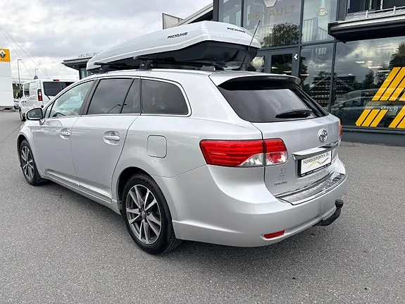 Toyota Avensis 2014 photo 3