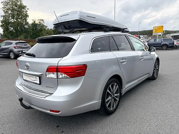 Toyota Avensis 2014 photo 5
