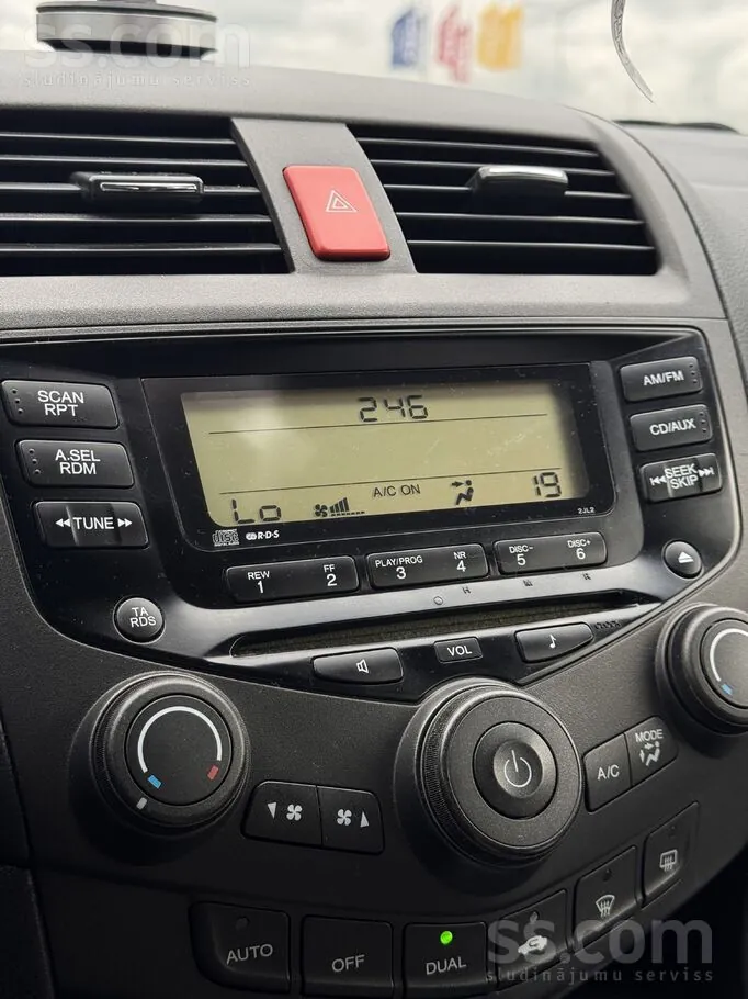Honda Accord 2005 photo 4