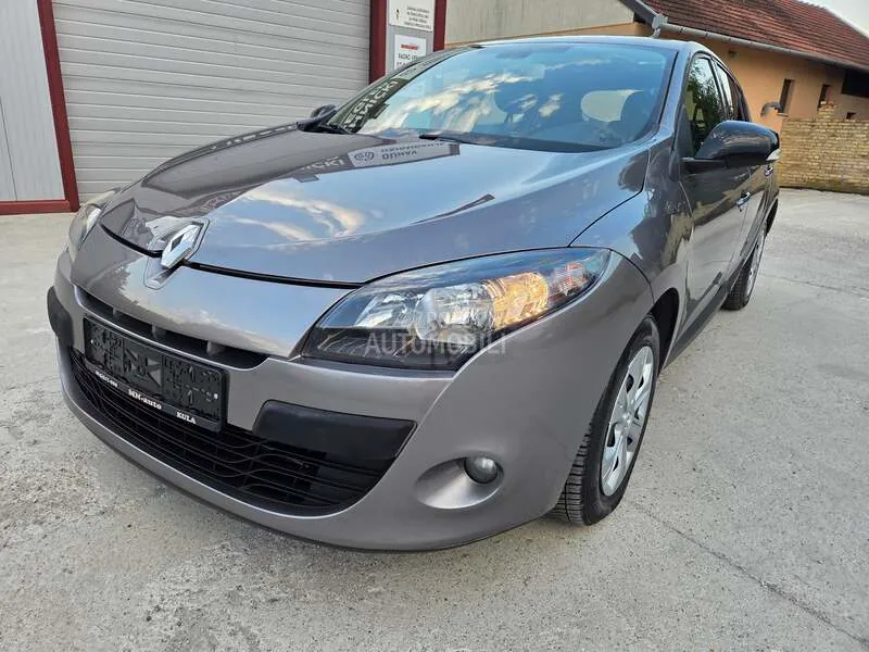Renault Megane 2012 photo 2