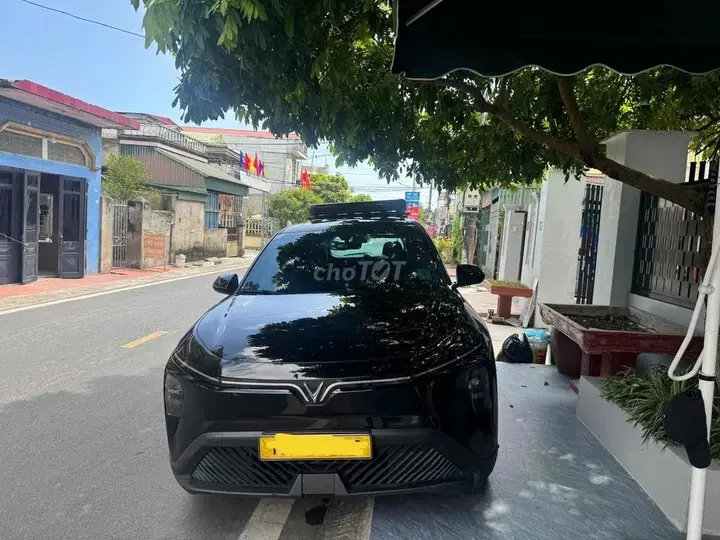 Vinfast Limo Green