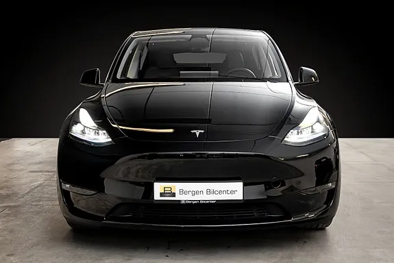 Tesla Model Y 2024 photo 2