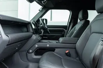 Land Rover Defender 2026 photo 4