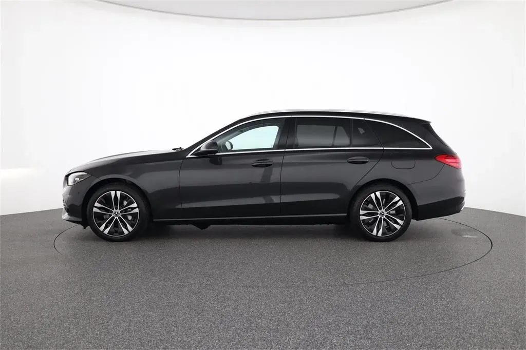 Mercedes-Benz C-Class 2025 photo 2