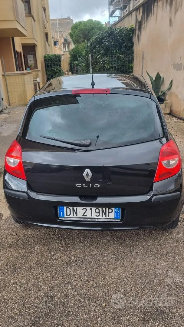 Renault Clio 2008 photo 3